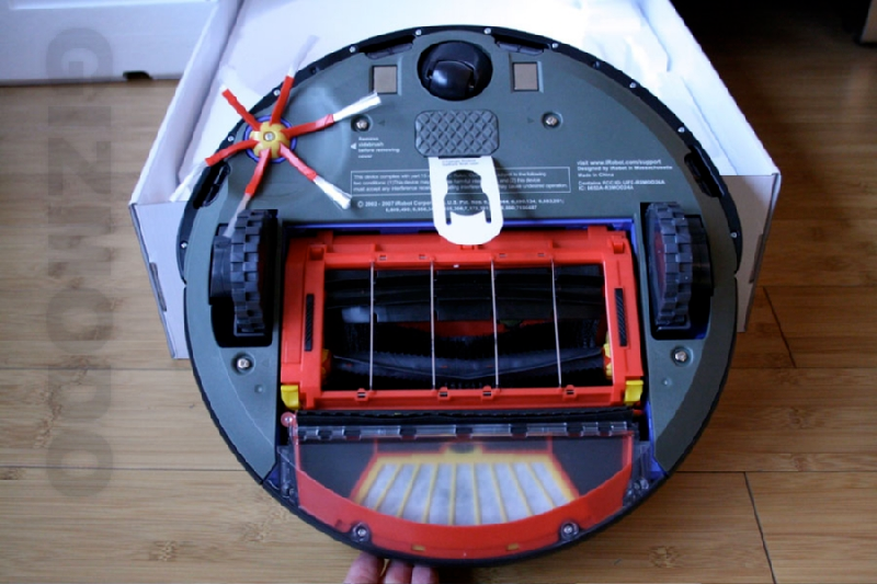 Illustration for article titled Mod-Friendly 5th Gen iRobot Roomba - First Vacuum